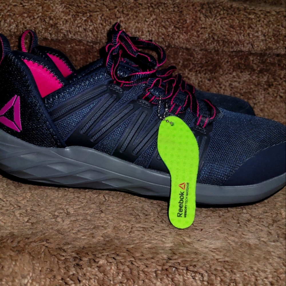 NWOT Womens Reebok Astroride steel toe work sneaker size 9